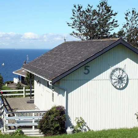 Three-bedroom In Hasle 3